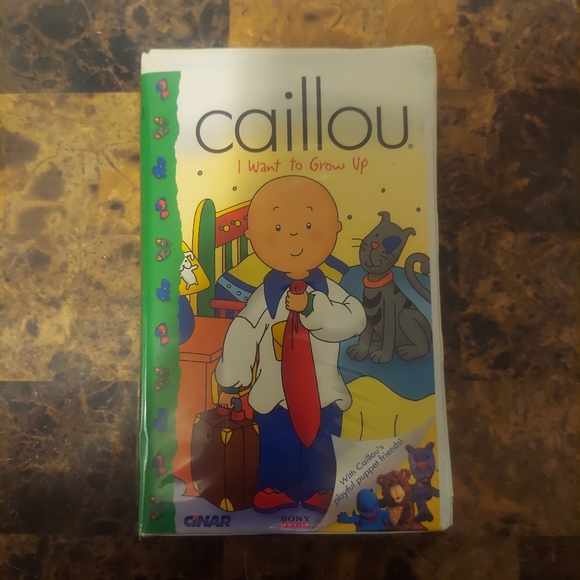 💥3/$25💥 Caillou I Want To Grow Up VHS - Picture 2 of 4